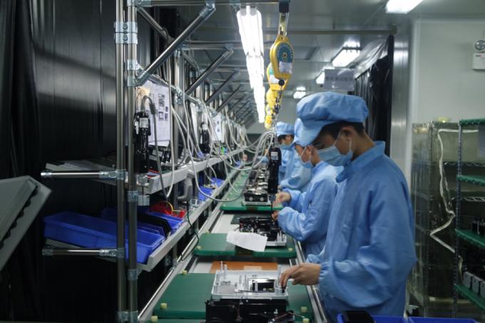 Flyin 2025 Proiettore laser 3LCD 4K professionale 7200 Ansi Lumens Ultra Hd 3840x2160 Alta luminosit&agrave; Per l'educazione aziendale Grandi locali Saloni da banchetto Sceneggi 16